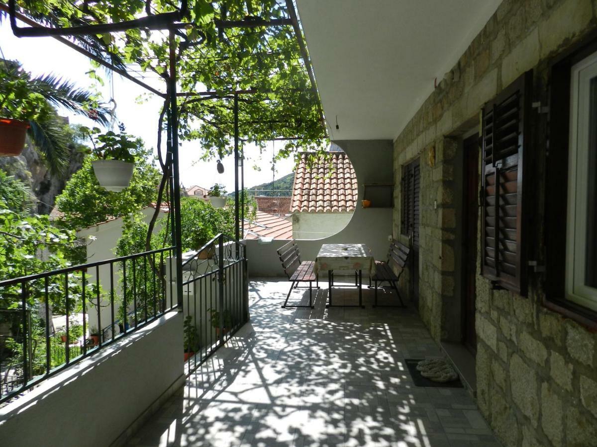 Apartmani Maruncic โอมิช ภายนอก รูปภาพ