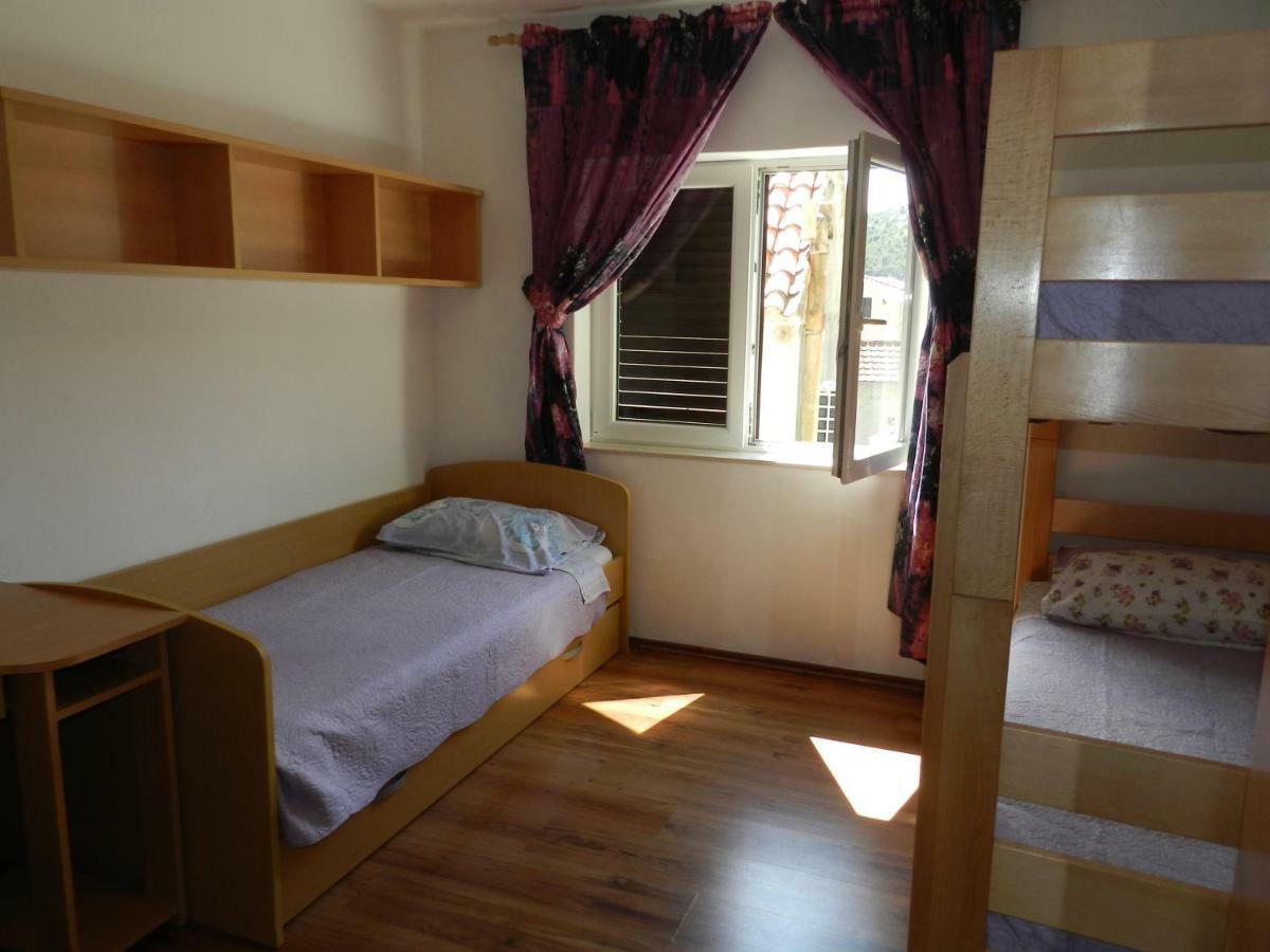 Apartmani Maruncic โอมิช ภายนอก รูปภาพ