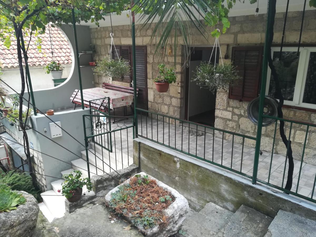Apartmani Maruncic โอมิช ภายนอก รูปภาพ